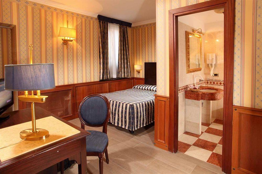 Hotel Del Corso Rome Exterior photo